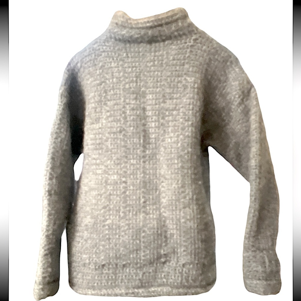 Handmade wool chunky knit crotchet sweater (no pill)
